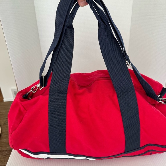Tommy Hilfiger preppy Red and Navy Duffel Bag Sporty Design - Picture 2 of 7